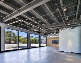 499 N Canon Dr, Beverly Hills, CA for lease Interior Photo- Image 2 of 5