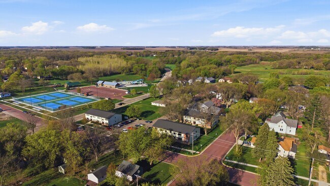 Plus de détails pour 120-124 E 13th St, Blue Earth, MN - Multi-résidentiel à vendre