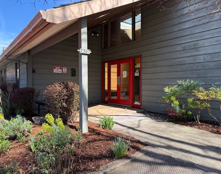 2307 NE Flanders St, Portland, OR for sale - Building Photo - Image 3 of 6