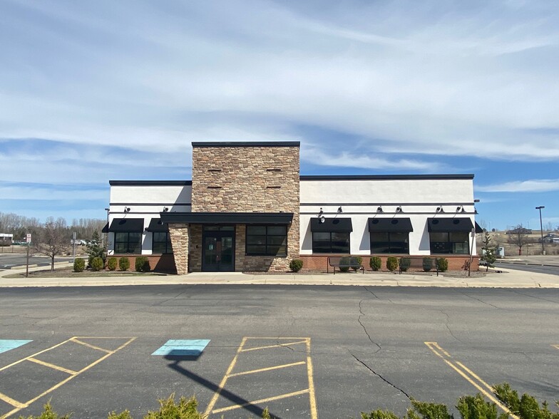 860-980 N Lapeer Rd, Oxford, MI for lease - Building Photo - Image 3 of 3