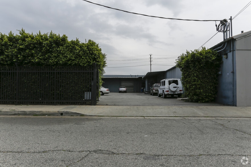 14844 Aetna St, Van Nuys, CA for lease - Building Photo - Image 3 of 8