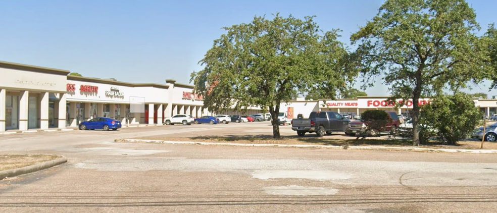 5323-5377 Antoine Dr, Houston, TX for lease - Building Photo - Image 2 of 15