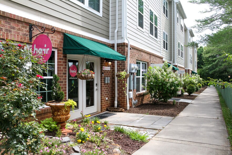 580 Radford Ln, Crozet, VA à louer - Photo du bâtiment - Image 3 de 8