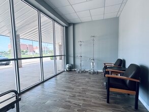 1833 Richmond Pky, Richmond, TX for lease Interior Photo- Image 1 of 8