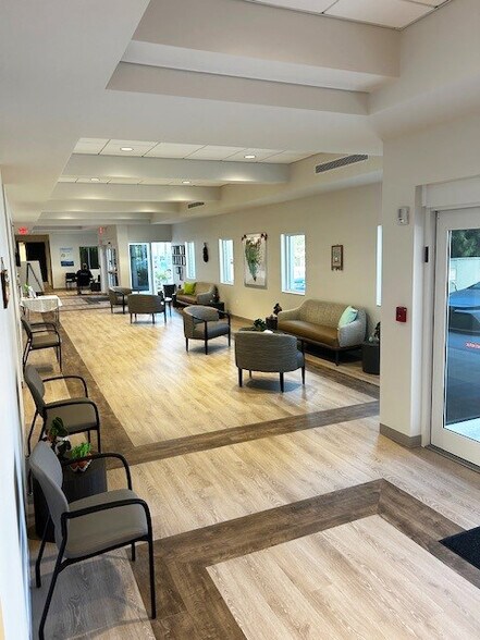 460 Malabar Rd SE, Palm Bay, FL à louer - Photo intérieure - Image 2 de 8