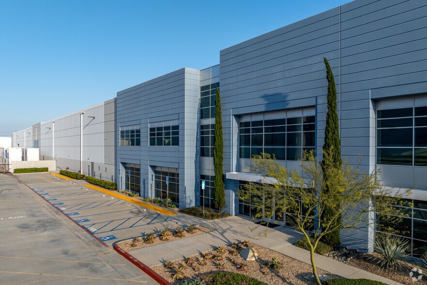 5370 S Boyle Ave, Vernon, CA for lease - Building Photo - Image 3 of 7