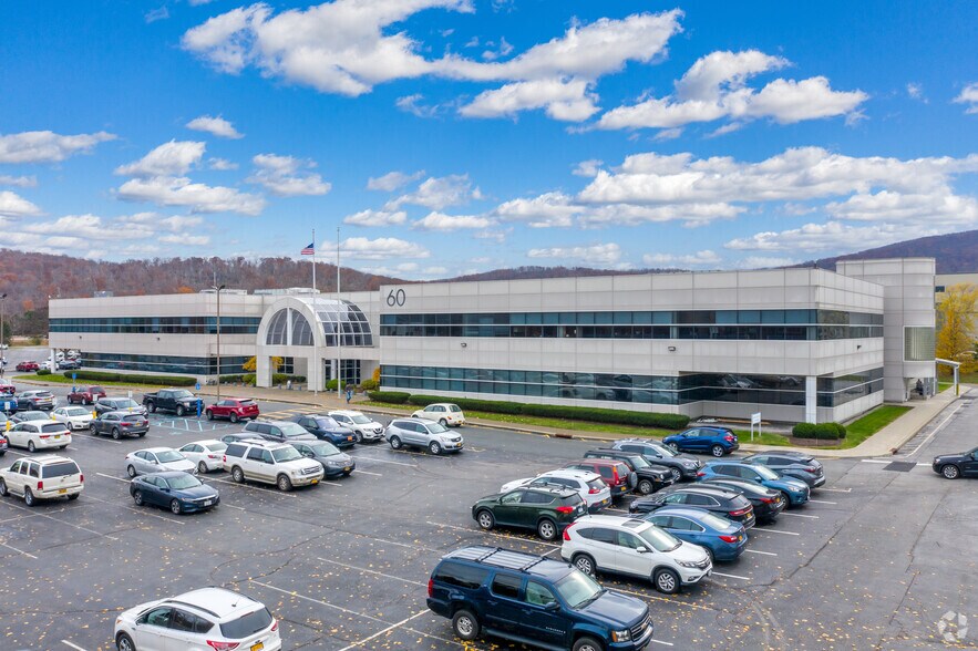 60 Merritt Blvd, Fishkill, NY à louer - Photo du bâtiment - Image 1 de 3