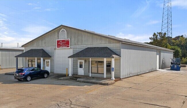 Plus de détails pour 4548 S St Peters Pky, Saint Charles, MO - Industriel à vendre