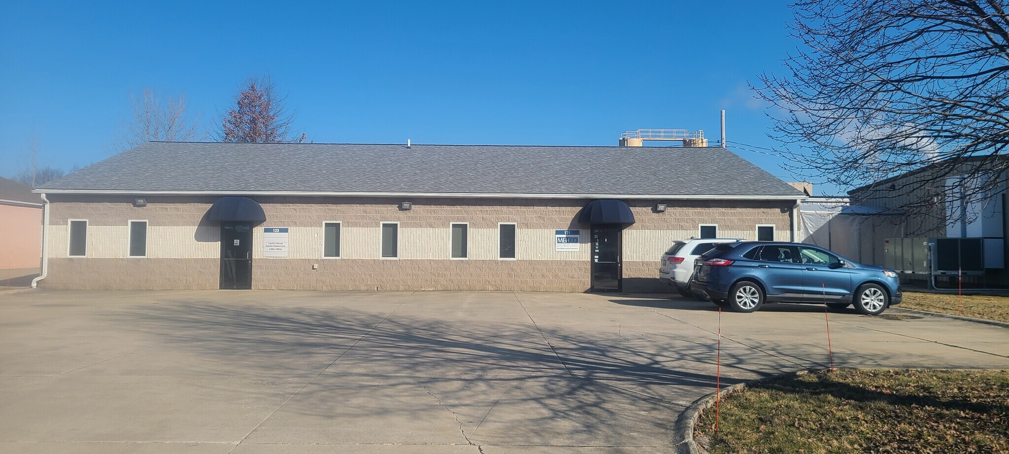 121-123 Reaser Ct, Elyria, OH for lease Building Photo- Image 1 of 20