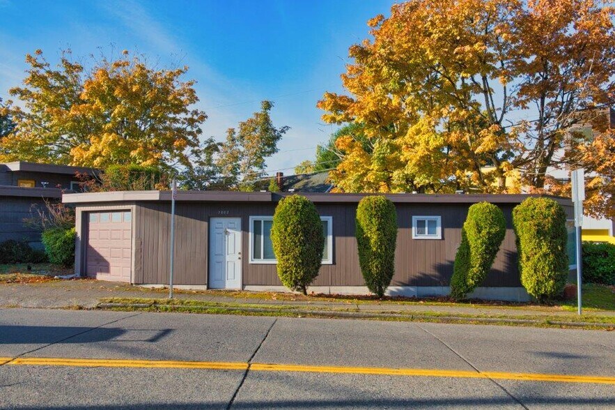 3807 Linden Ave N, Seattle, WA à vendre - Photo principale - Image 1 de 16