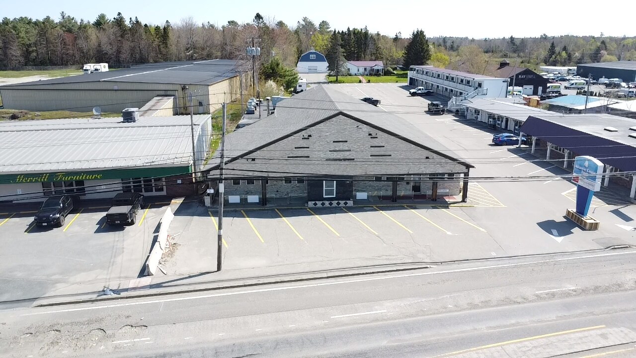 186 High St, Ellsworth, ME à vendre Photo du bâtiment- Image 1 de 1