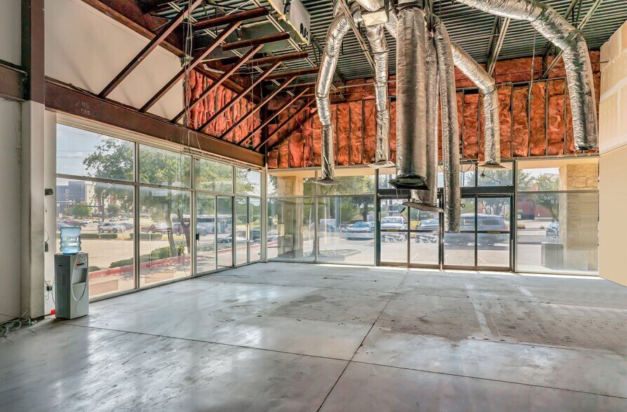 1714 Precinct Line Rd, Hurst, TX à louer - Photo du bâtiment - Image 2 de 11