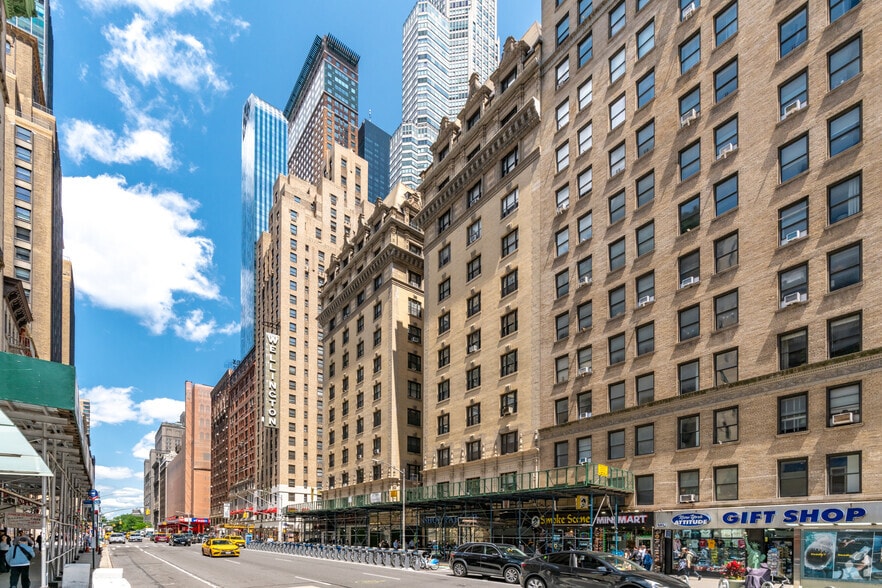 853 Seventh Ave, New York, NY for lease - Building Photo - Image 2 of 7