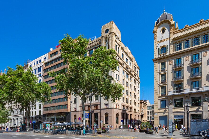 Plaça de Catalunya, 21, Barcelone, Barcelona à louer - Photo du bâtiment - Image 3 de 7