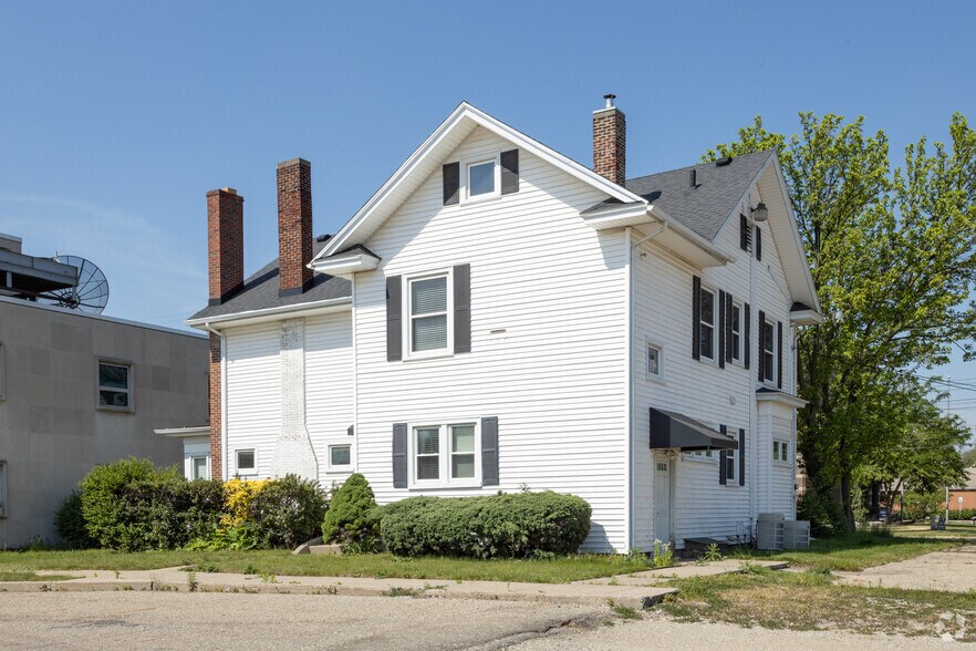 611 S Walnut St, Lansing, MI for sale - Primary Photo - Image 1 of 3