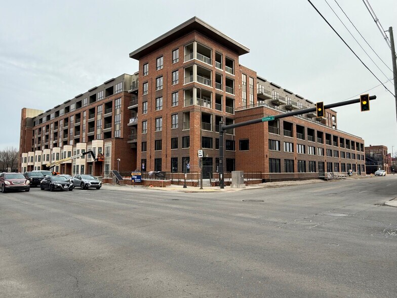 201 Superior St, Fort Wayne, IN à louer - Photo principale - Image 1 de 7