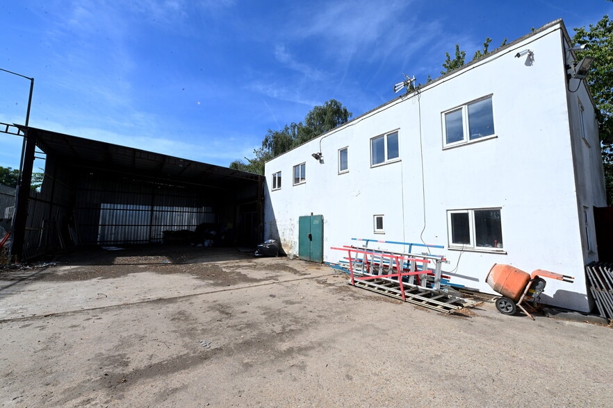 1160 Mollison Ave, Enfield for lease - Building Photo - Image 2 of 6