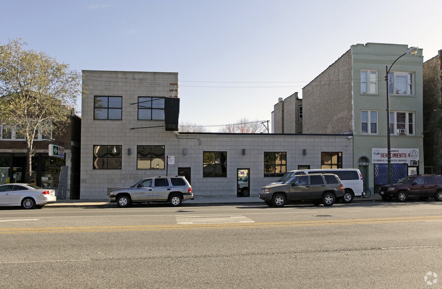 2147 N Western Ave, Chicago, IL for lease - Building Photo - Image 2 of 18