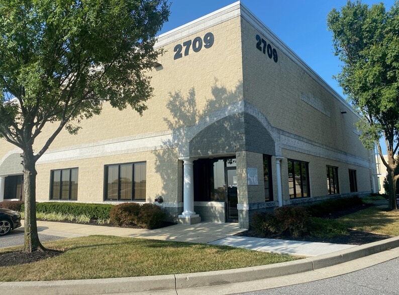 2709 Rolling Rd, Windsor Mill, MD à louer - Photo du bâtiment - Image 2 de 6