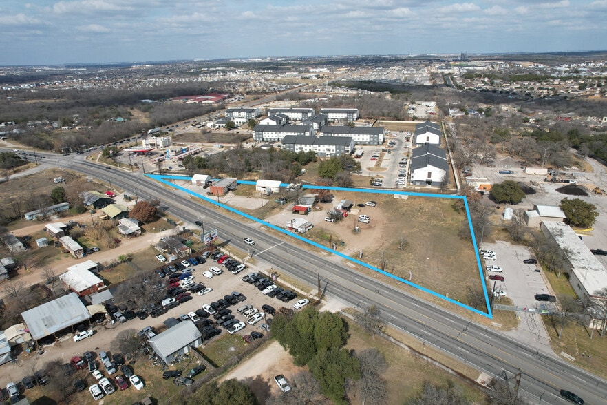 8700 FM 969 Rd portfolio of 4 properties for sale on LoopNet.ca - Building Photo - Image 2 of 10