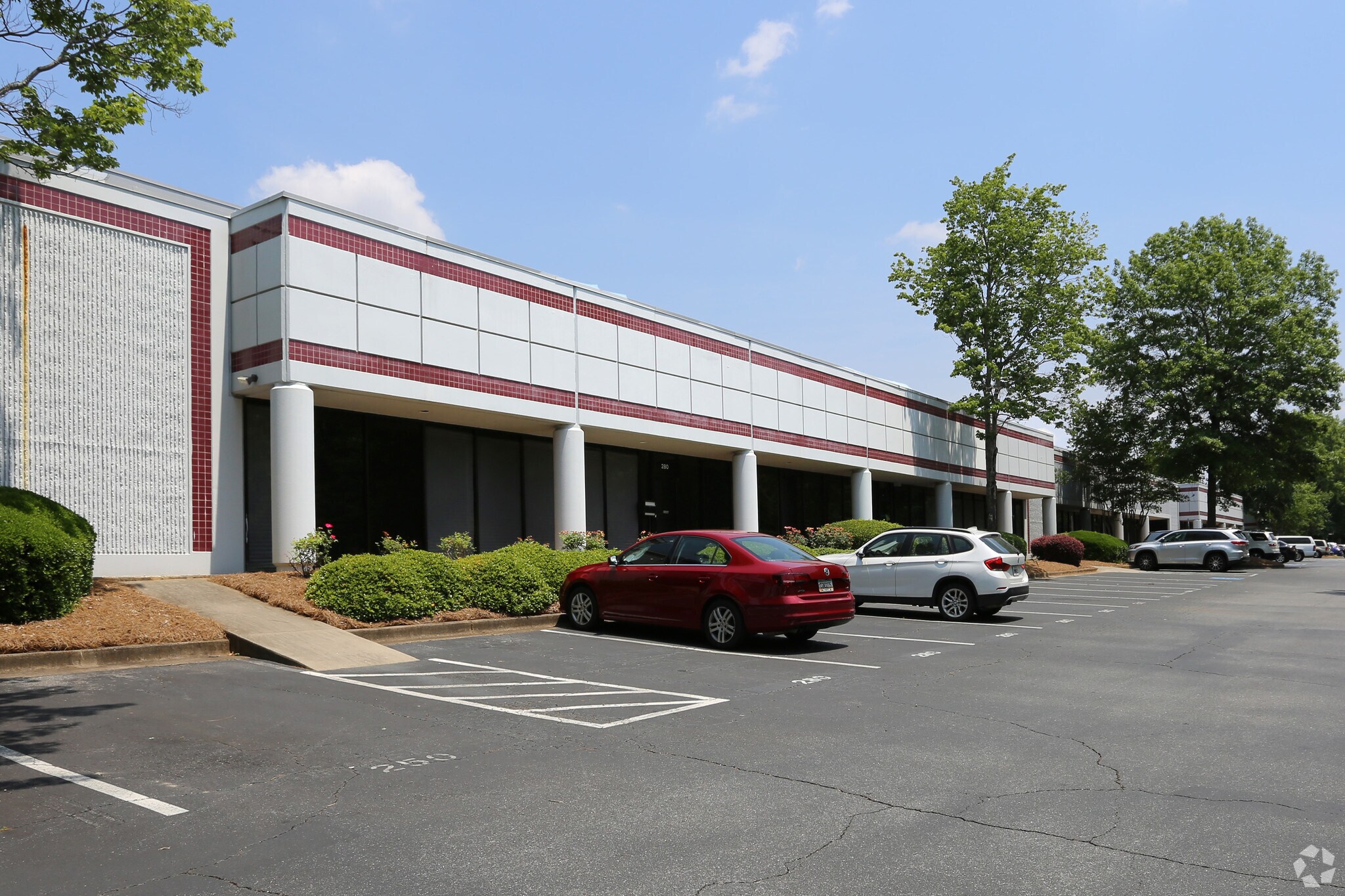 1050 Northfield Ct, Roswell, GA for lease Primary Photo- Image 1 of 4