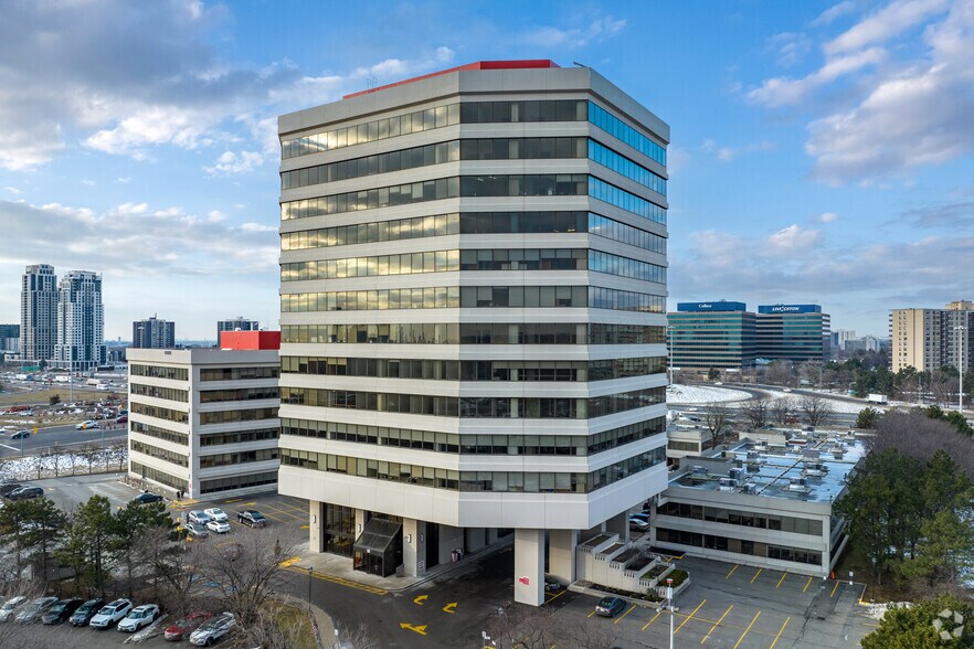 10 Four Seasons Pl, Toronto, ON à louer - Photo du bâtiment - Image 1 de 5