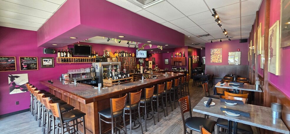 1028 Route 146, Clifton Park, NY for lease - Interior Photo - Image 2 of 12