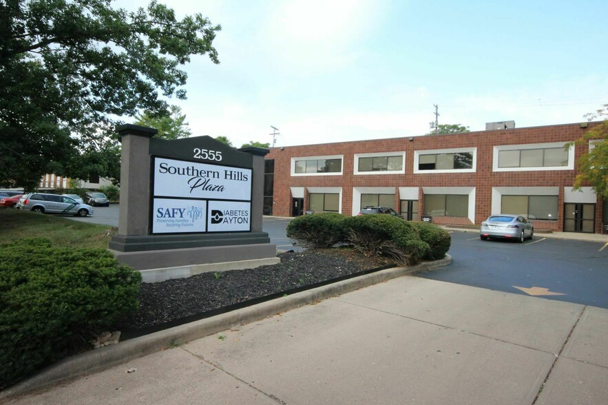 2555 S Dixie Dr, Kettering, OH for lease - Building Photo - Image 1 of 4