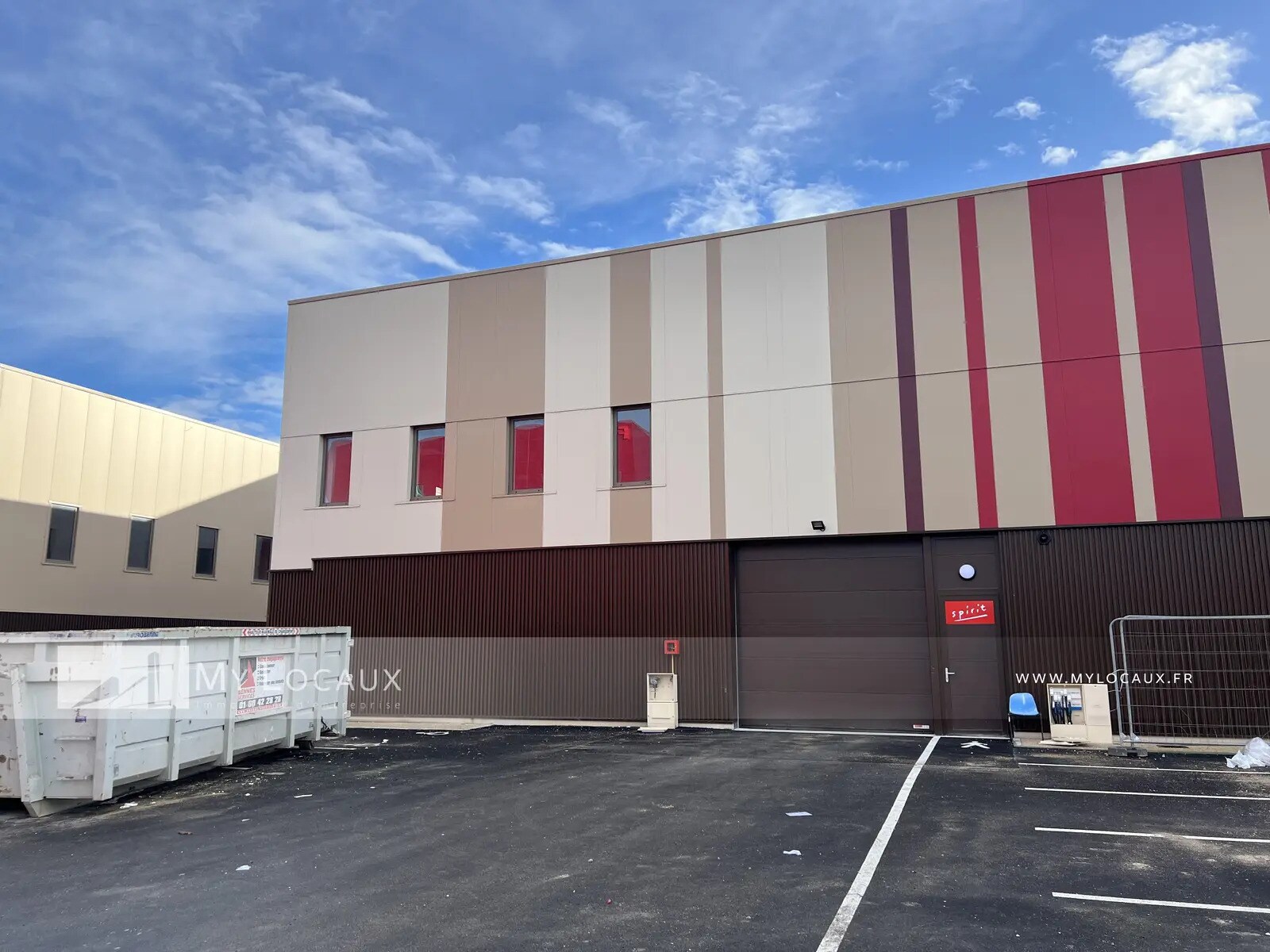 Local d'activités dans Gennevilliers à vendre Photo du bâtiment- Image 1 de 7