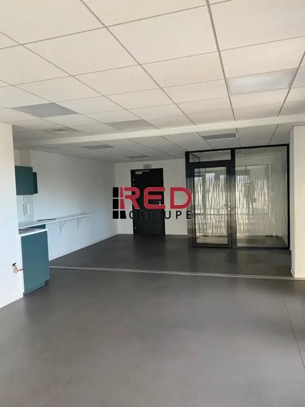 Office in Aubagne for lease Building Photo- Image 1 of 7
