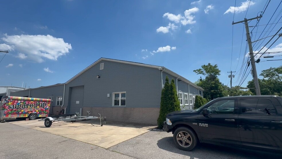 41 Degnon Blvd, Bay Shore, NY for lease - Commercial Listing Video - Image 2 of 9