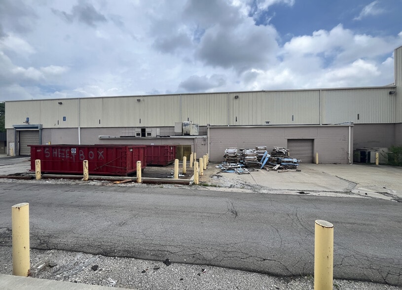 15260 Common Rd, Roseville, MI for sale - Building Photo - Image 3 of 10