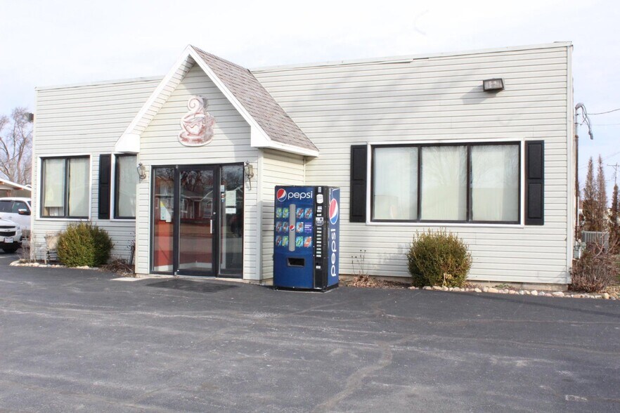 511 E Main St, Saint Henry, OH à vendre - Photo du bâtiment - Image 2 de 31