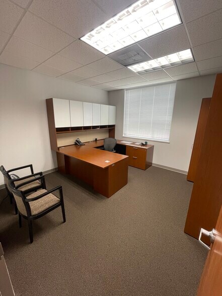 5625 Schumacher Ln, Houston, TX for lease - Building Photo - Image 2 of 10