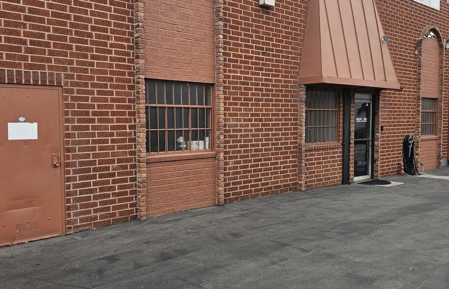 15409 S Broadway, Gardena, CA for lease - Building Photo - Image 3 of 13