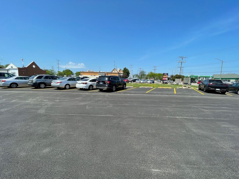 2915 Belvidere Rd, Waukegan, IL for lease - Building Photo - Image 1 of 3