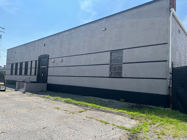 2810 W Saratoga St, Baltimore, MD for sale - Building Photo - Image 1 of 19