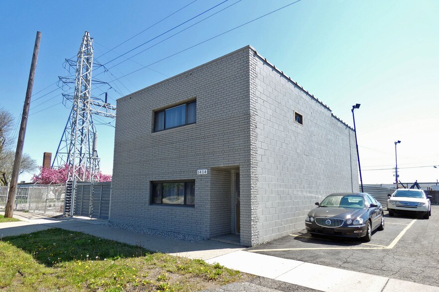 1414 N Campbell Rd, Royal Oak, MI à louer - Photo du bâtiment - Image 3 de 10