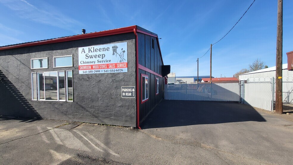 147 SE Evergreen Ave, Redmond, OR à vendre - Photo du bâtiment - Image 3 de 15