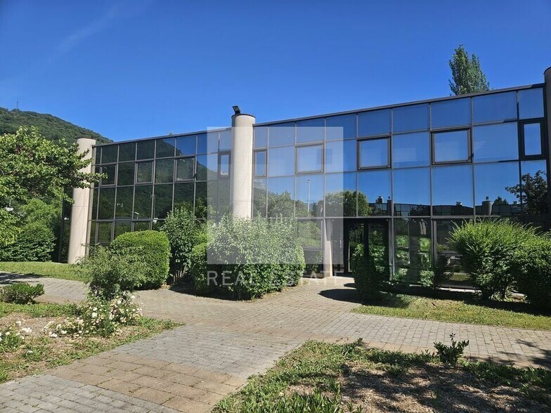 Office in Seyssinet-Pariset for sale - Building Photo - Image 3 of 12