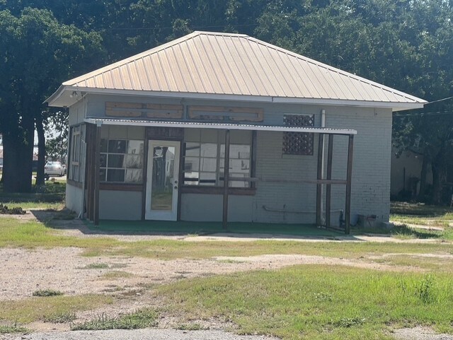 1140 E Pierce St, Luling, TX for lease Building Photo- Image 1 of 2