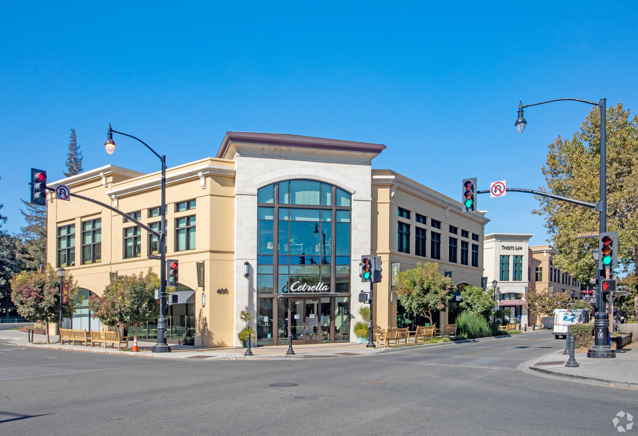 400 Main St, Los Altos, CA à louer Photo du bâtiment- Image 1 de 25