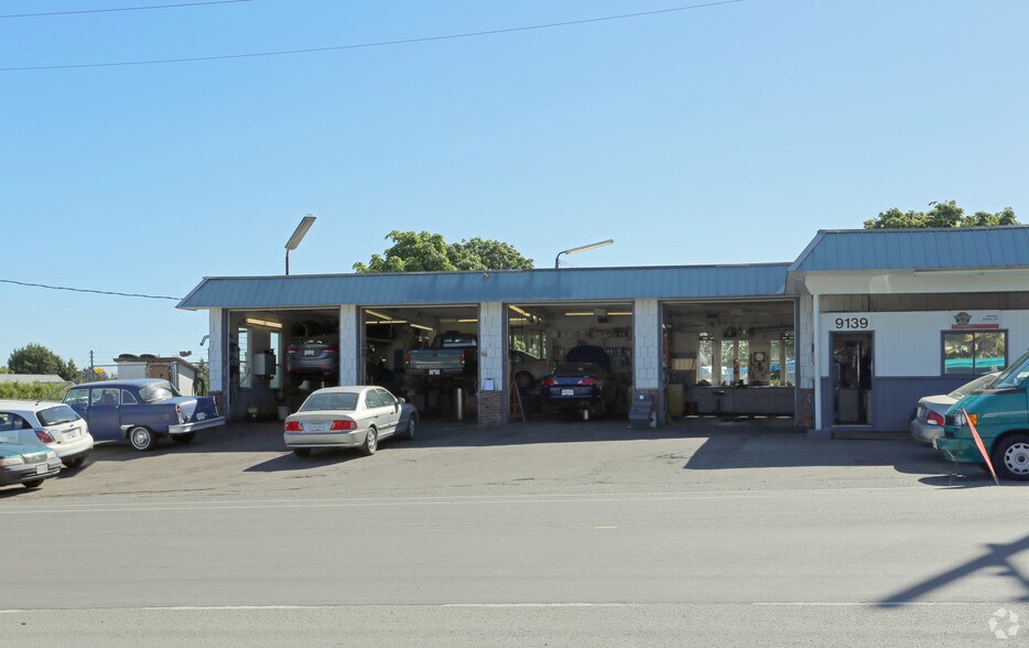 9139 E Saanich Rd, North Saanich, BC à vendre - Photo du bâtiment - Image 3 de 5