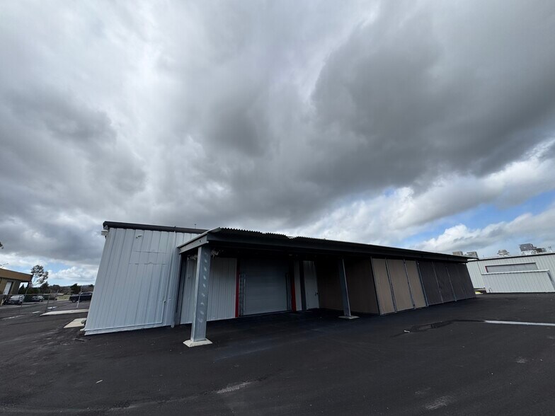 1750 Commerce Way, Paso Robles, CA à vendre - Photo du bâtiment - Image 2 de 16