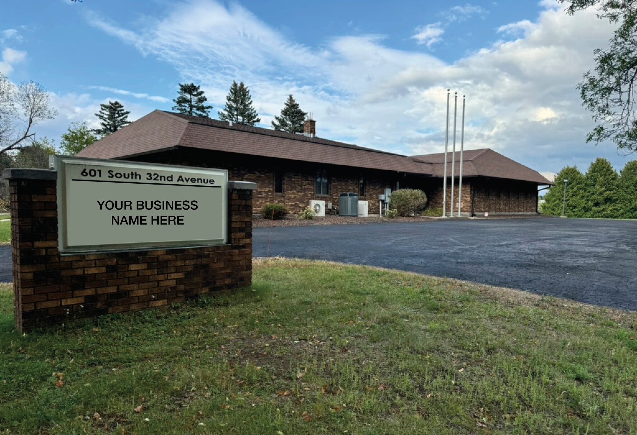 601 S 32nd Ave, Wausau, WI à louer Photo du bâtiment- Image 1 de 25