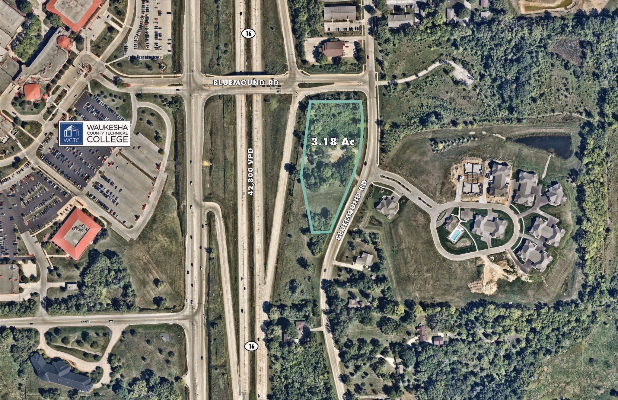 N27W25284 Bluemound Rd, Pewaukee, WI à vendre Photo du bâtiment- Image 1 de 7