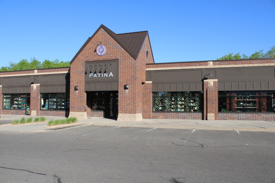8320 City Centre Dr, Woodbury, MN for lease - Building Photo - Image 2 of 3