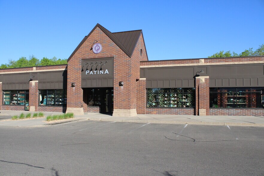 8320 City Centre Dr, Woodbury, MN à louer - Photo du bâtiment - Image 2 de 3