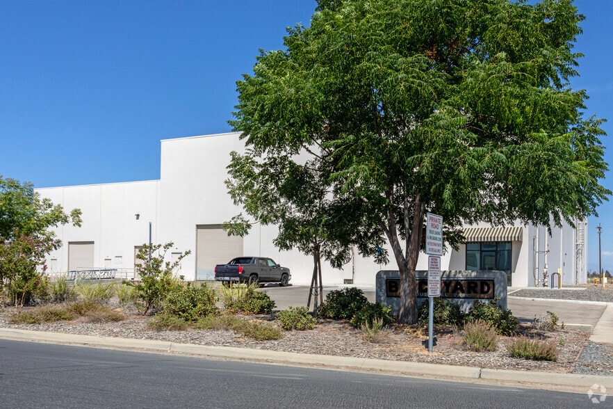 40491 Brickyard Dr, Madera, CA for lease - Primary Photo - Image 2 of 4