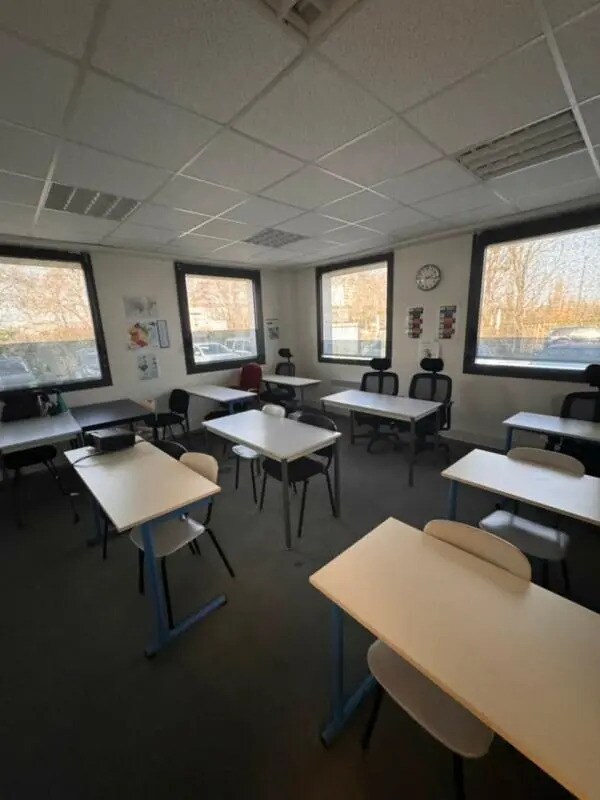 47 Allée De Riottier, Limas for lease Primary Photo- Image 1 of 7